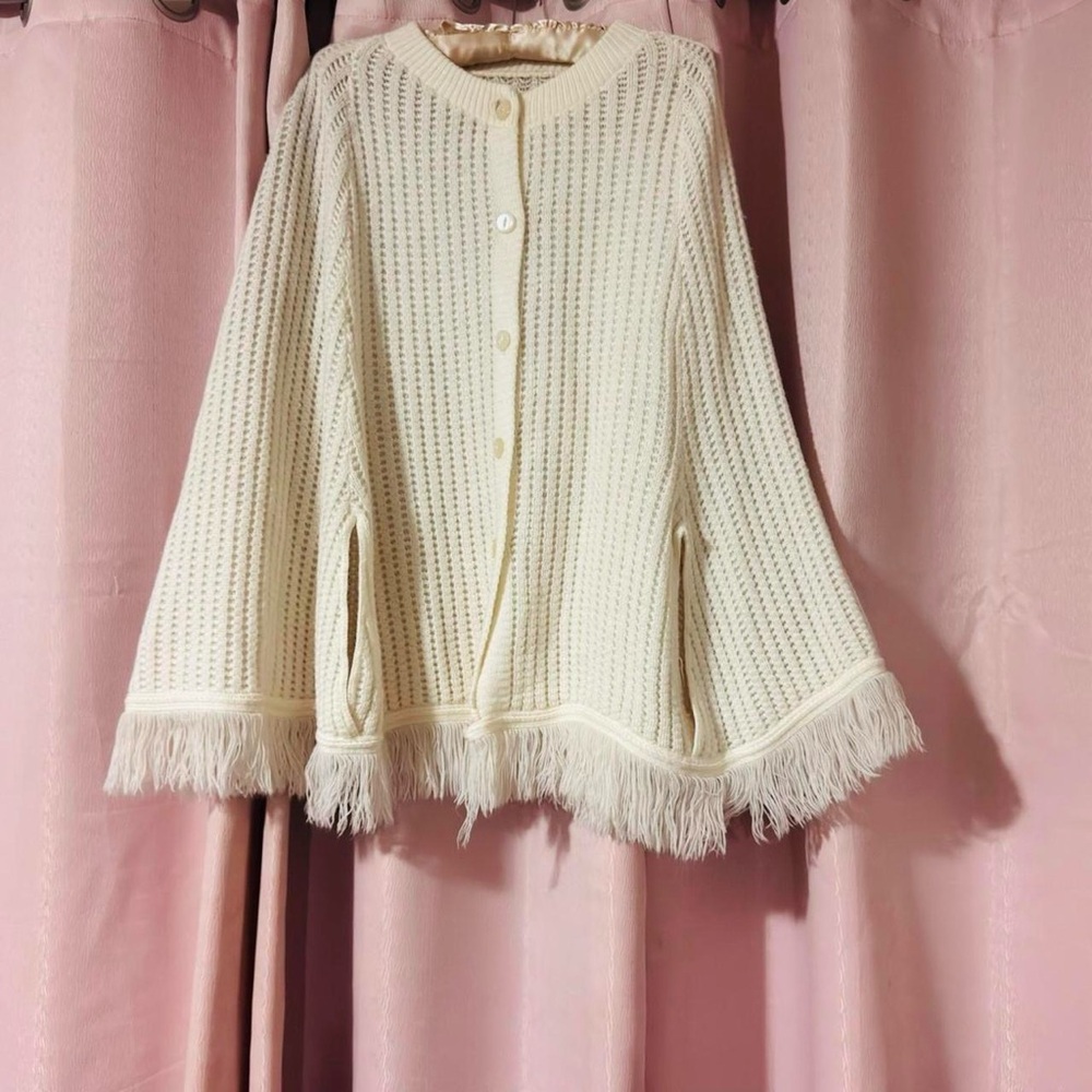 Vintage Fringe Hem White / Cream Knit Poncho / Cape